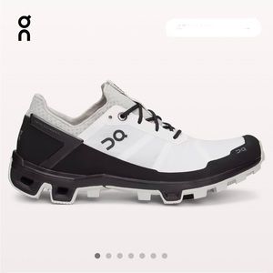 NEW On Running Cloudventure Peak white / black shoes